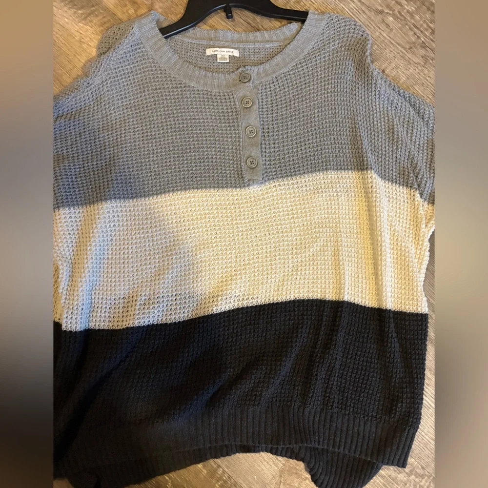 Sweater/Henley Top - Picture 3 of 4